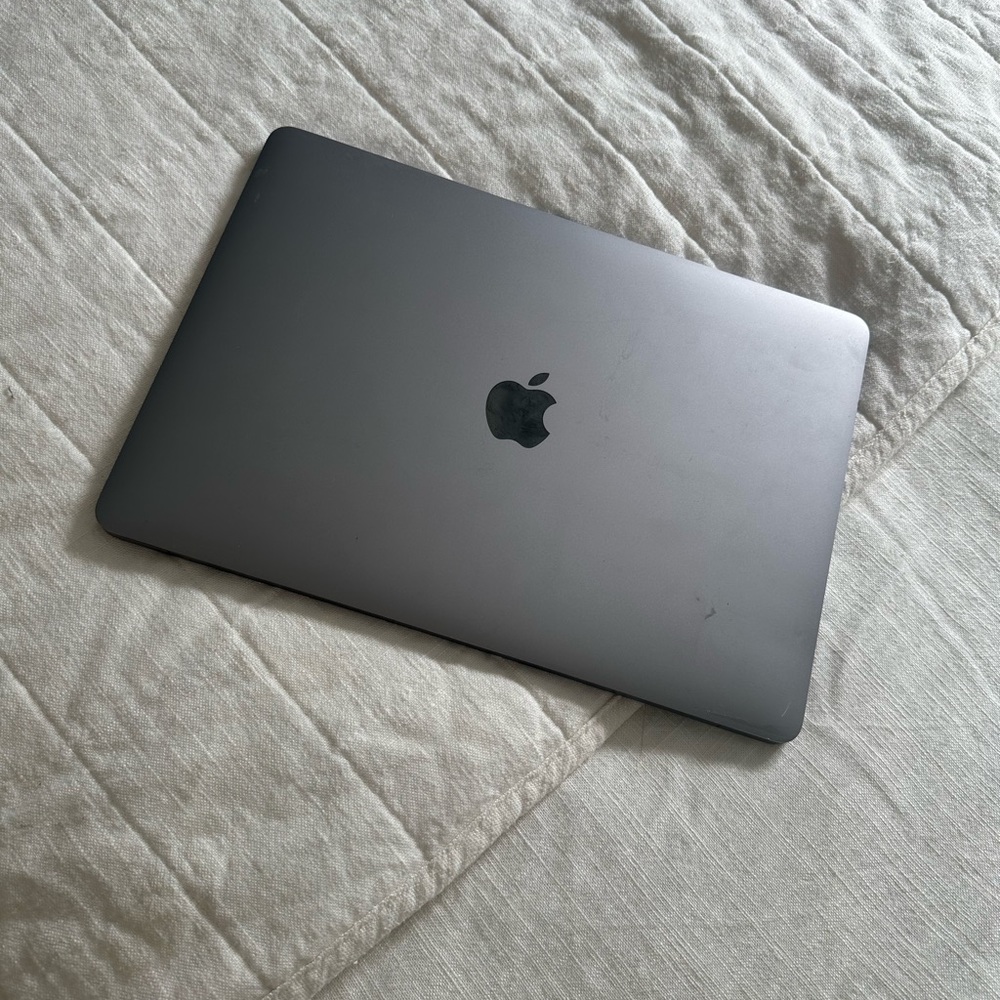 MacBook Pro 13in - Picture 4 of 5